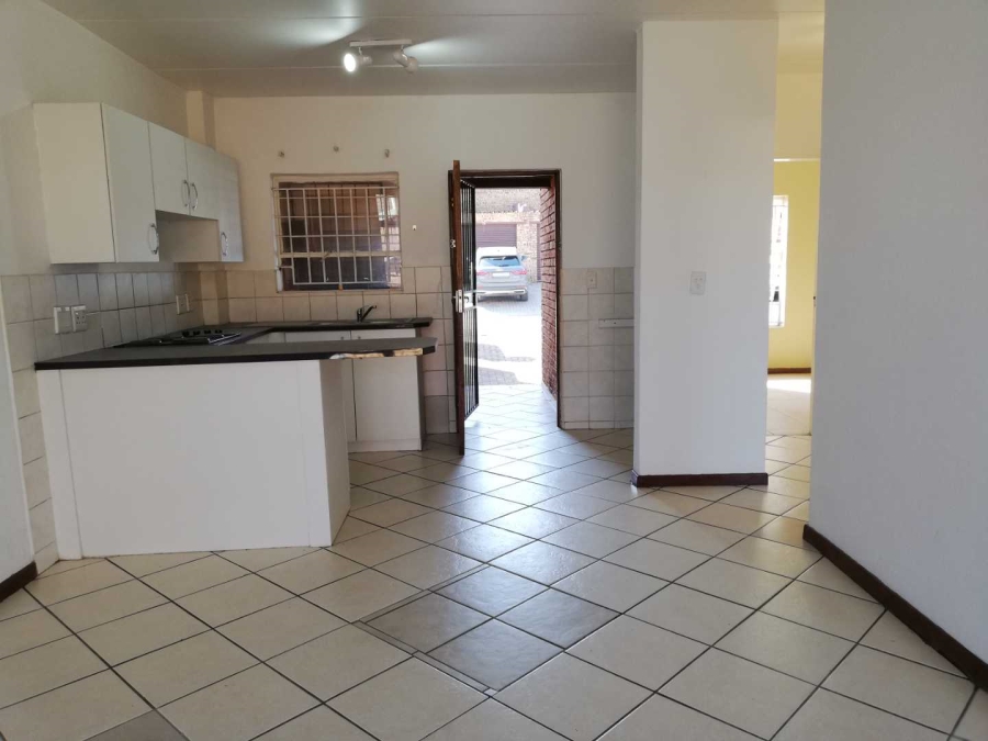 2 Bedroom Property for Sale in Honeypark Gauteng