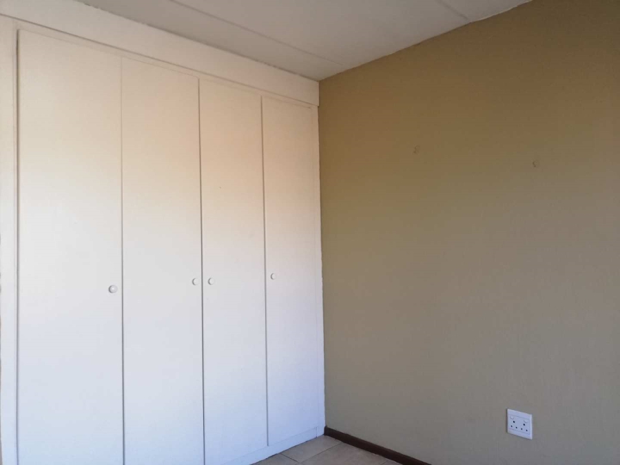 2 Bedroom Property for Sale in Honeypark Gauteng