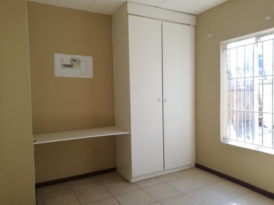 2 Bedroom Property for Sale in Honeypark Gauteng