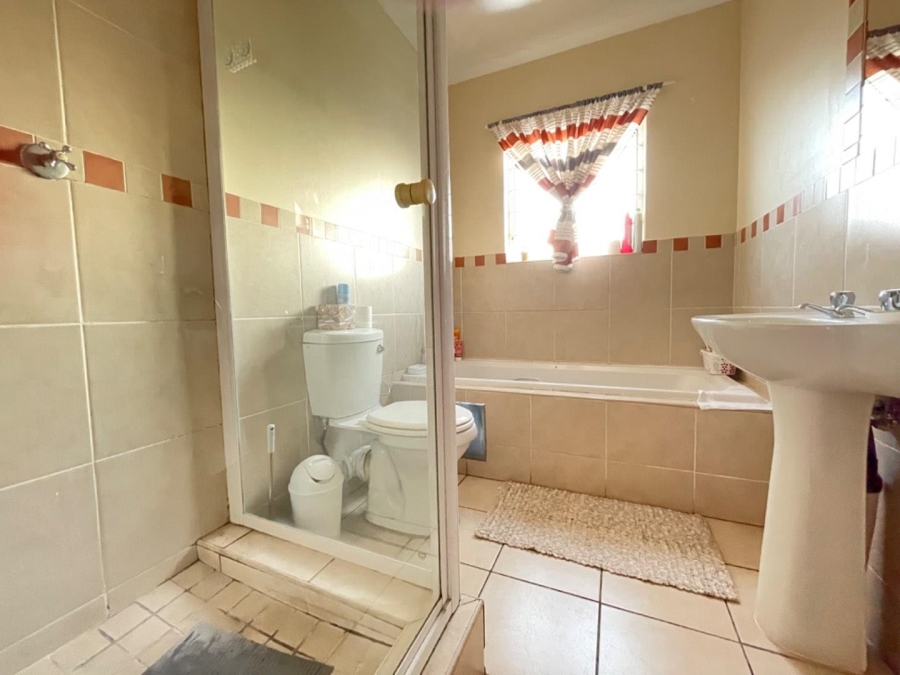 To Let 2 Bedroom Property for Rent in Meredale Gauteng