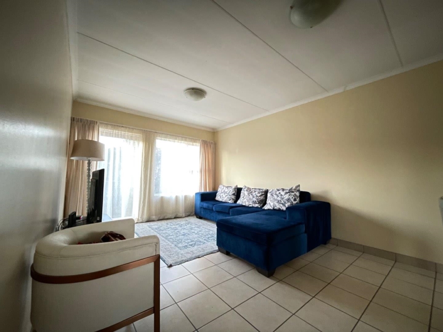 To Let 2 Bedroom Property for Rent in Meredale Gauteng