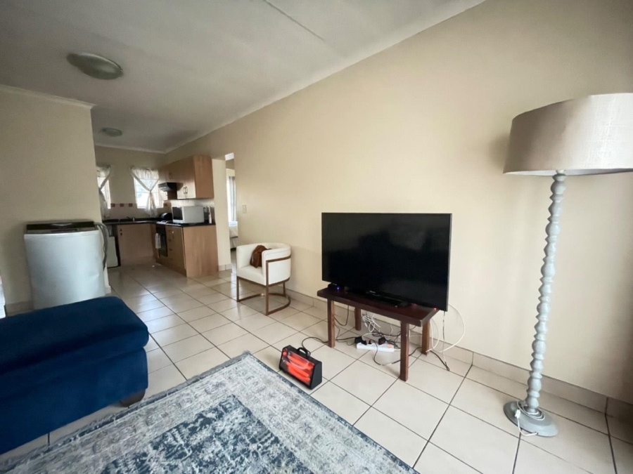 To Let 2 Bedroom Property for Rent in Meredale Gauteng