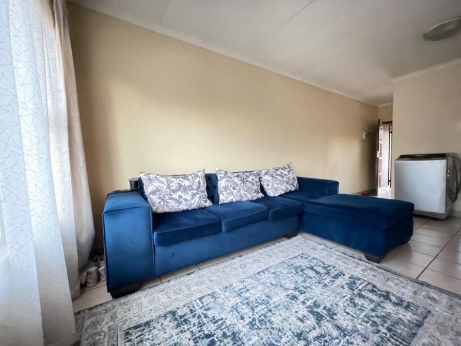 To Let 2 Bedroom Property for Rent in Meredale Gauteng