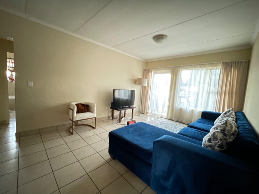 To Let 2 Bedroom Property for Rent in Meredale Gauteng