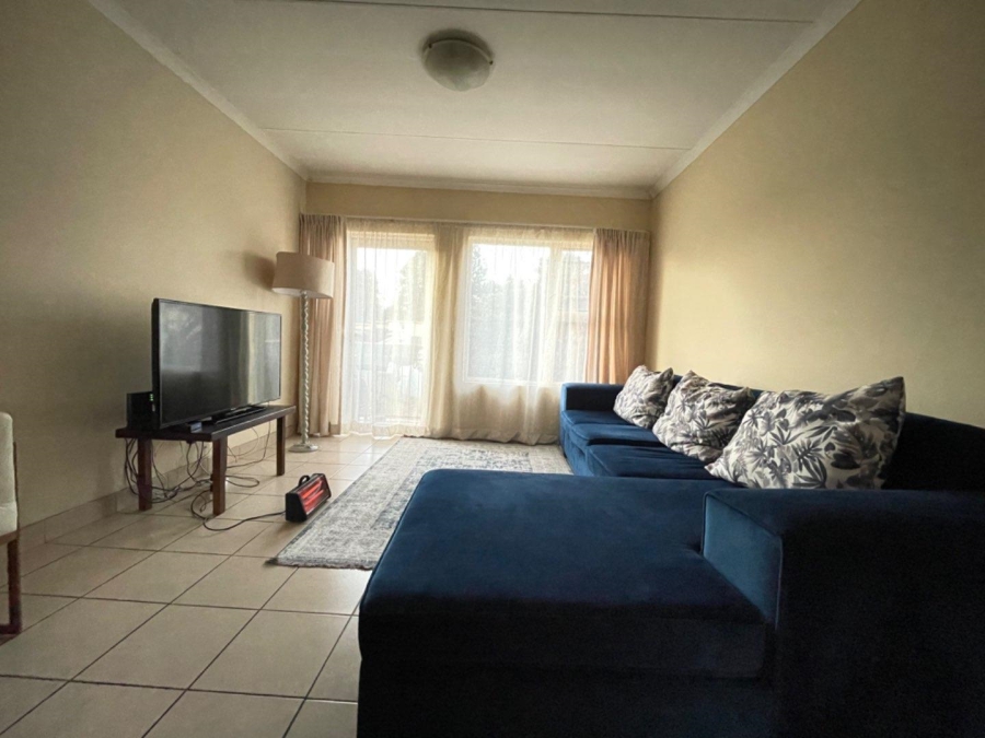 To Let 2 Bedroom Property for Rent in Meredale Gauteng