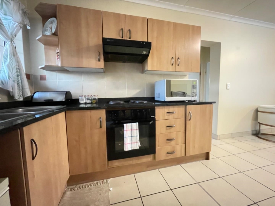 To Let 2 Bedroom Property for Rent in Meredale Gauteng