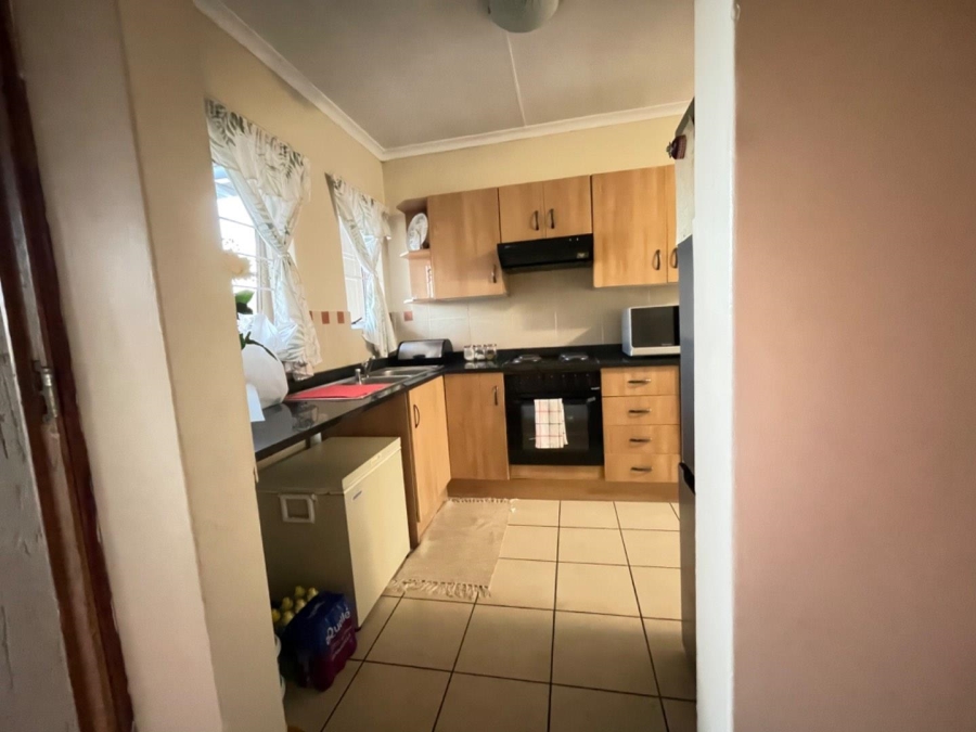 To Let 2 Bedroom Property for Rent in Meredale Gauteng