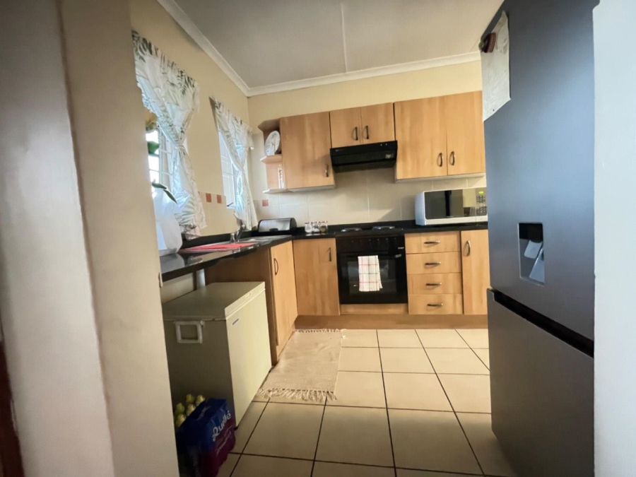 To Let 2 Bedroom Property for Rent in Meredale Gauteng