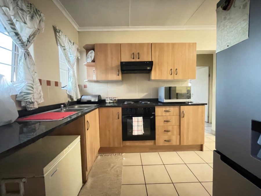 To Let 2 Bedroom Property for Rent in Meredale Gauteng