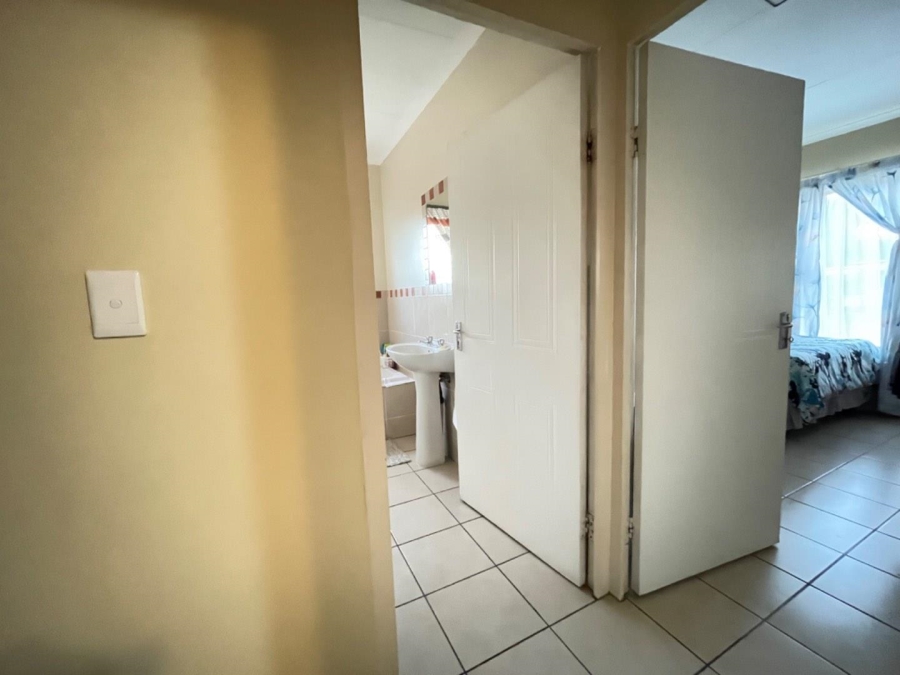 To Let 2 Bedroom Property for Rent in Meredale Gauteng