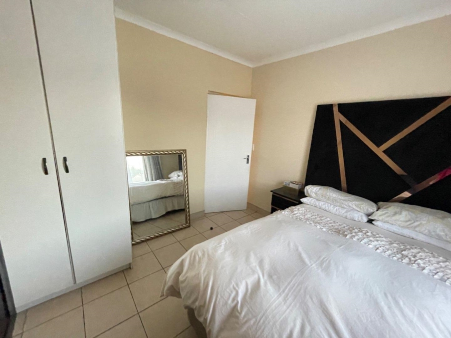 To Let 2 Bedroom Property for Rent in Meredale Gauteng