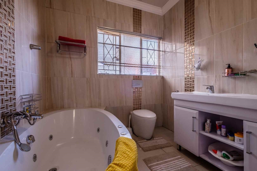 4 Bedroom Property for Sale in Winchester Hills Gauteng