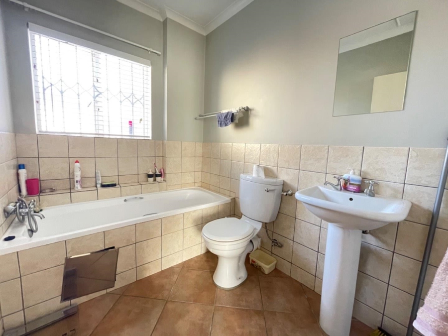 2 Bedroom Property for Sale in Terenure Gauteng