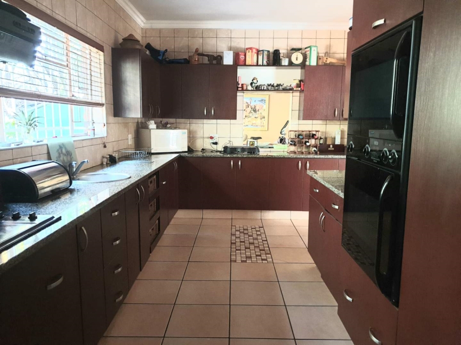 3 Bedroom Property for Sale in La Montagne Gauteng