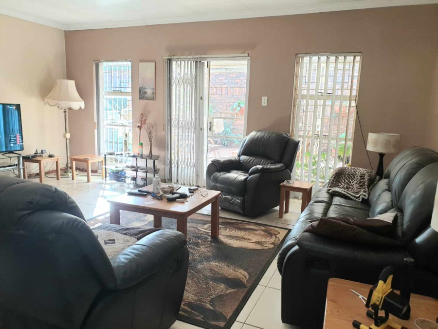 3 Bedroom Property for Sale in La Montagne Gauteng