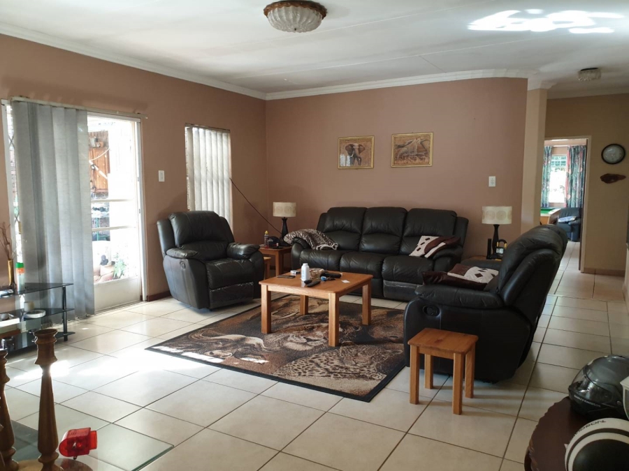 3 Bedroom Property for Sale in La Montagne Gauteng