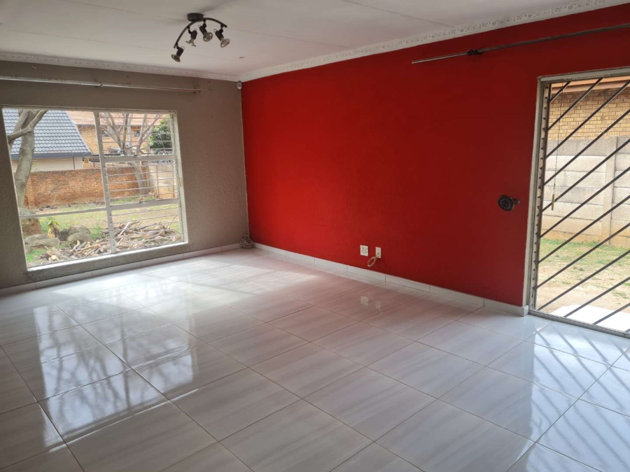 To Let 3 Bedroom Property for Rent in Wierdapark Gauteng