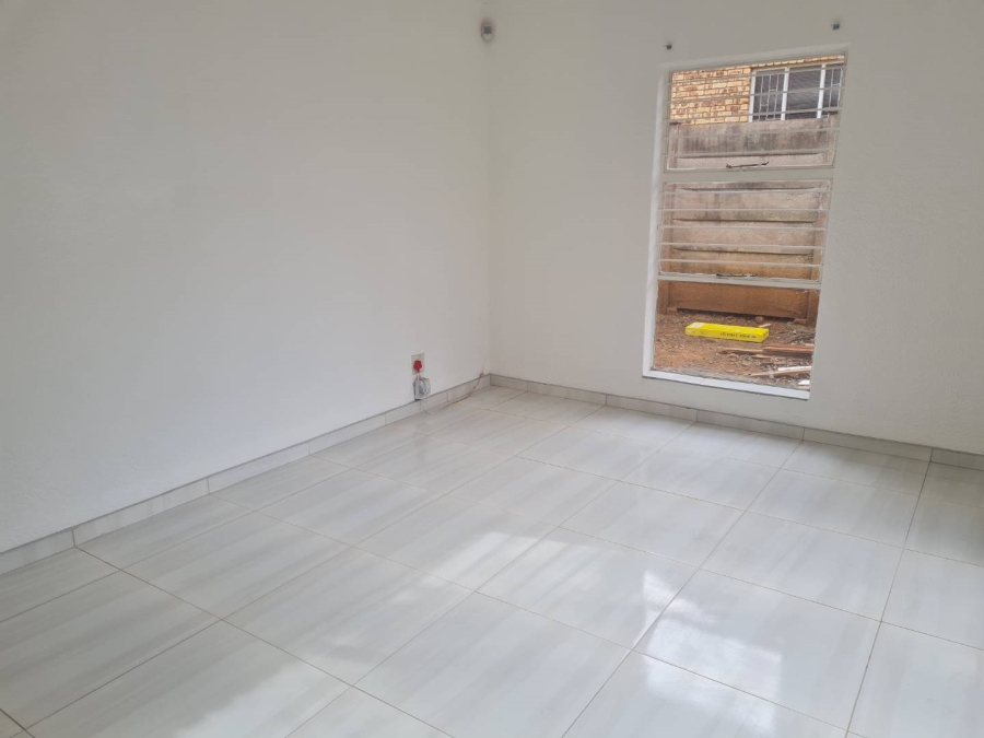 To Let 3 Bedroom Property for Rent in Wierdapark Gauteng