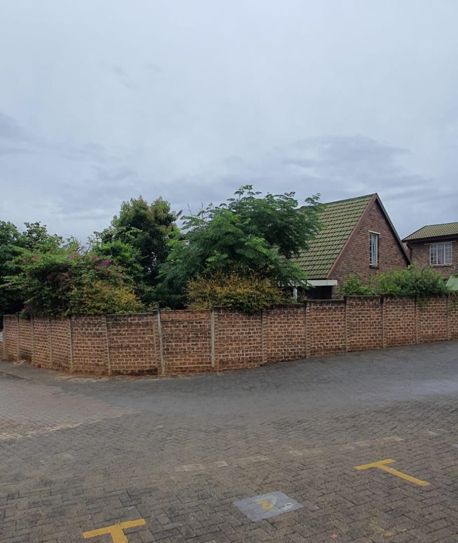 3 Bedroom Property for Sale in Noordwyk Gauteng