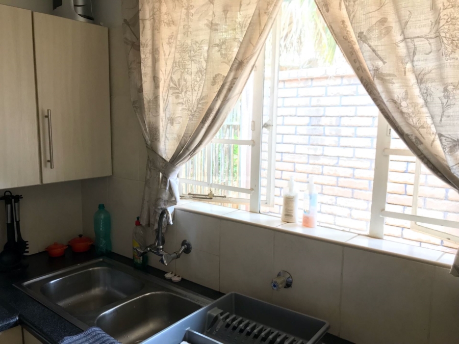 To Let 2 Bedroom Property for Rent in Faerie Glen Gauteng