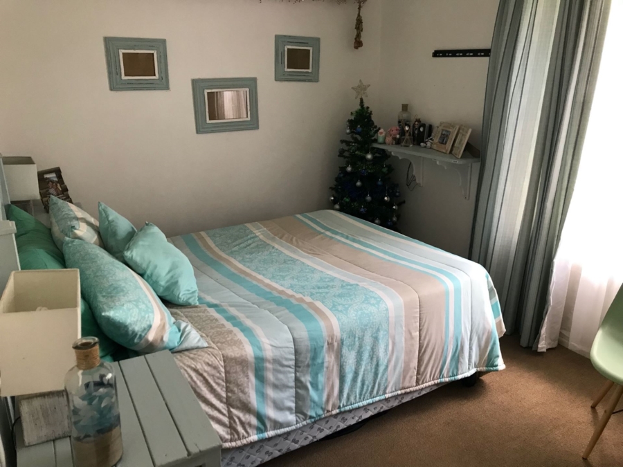 To Let 2 Bedroom Property for Rent in Faerie Glen Gauteng