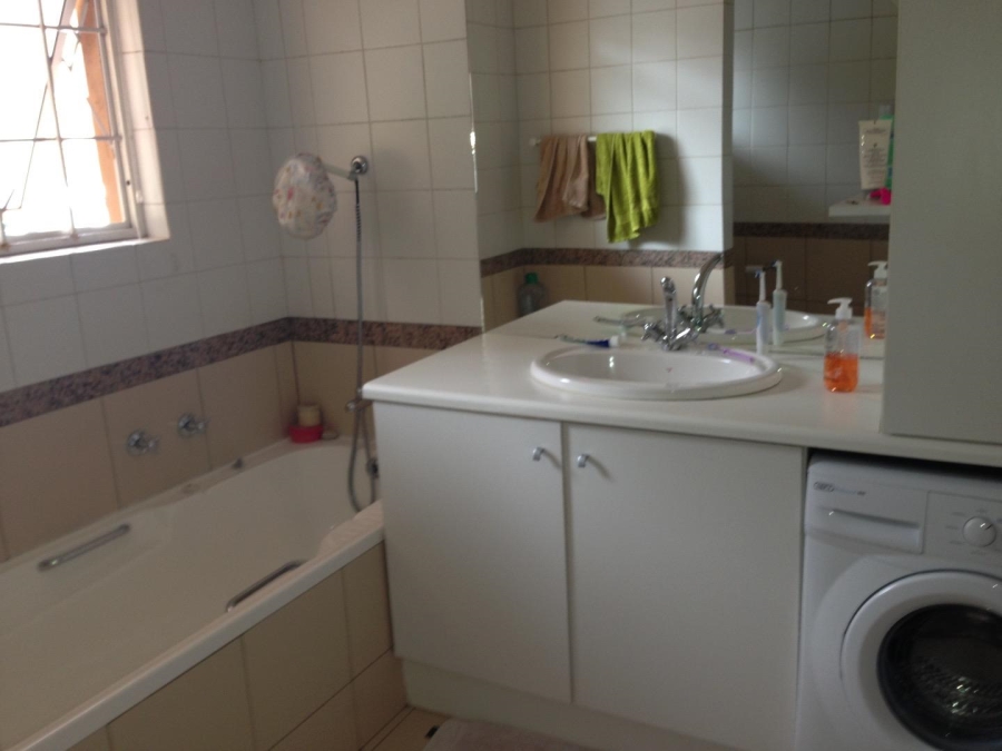 To Let 1 Bedroom Property for Rent in Riviera Gauteng