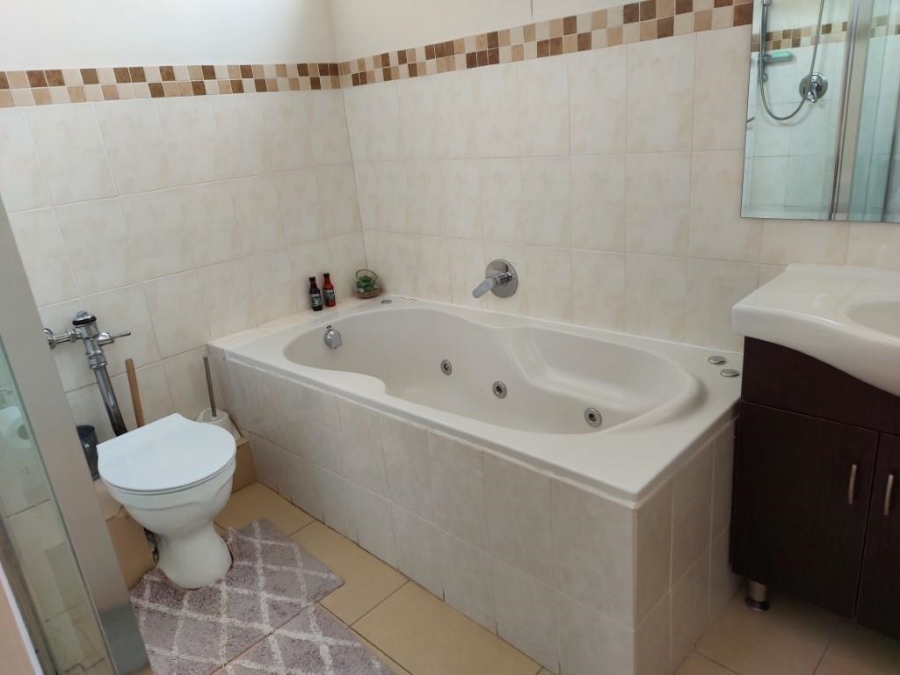 3 Bedroom Property for Sale in Benmore Gauteng