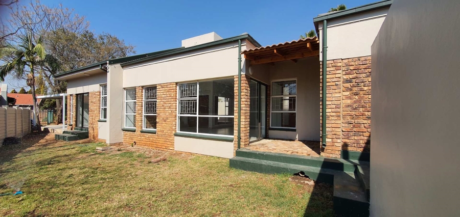 To Let 3 Bedroom Property for Rent in Garsfontein Gauteng