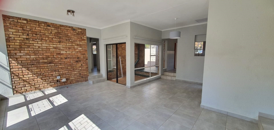 To Let 3 Bedroom Property for Rent in Garsfontein Gauteng