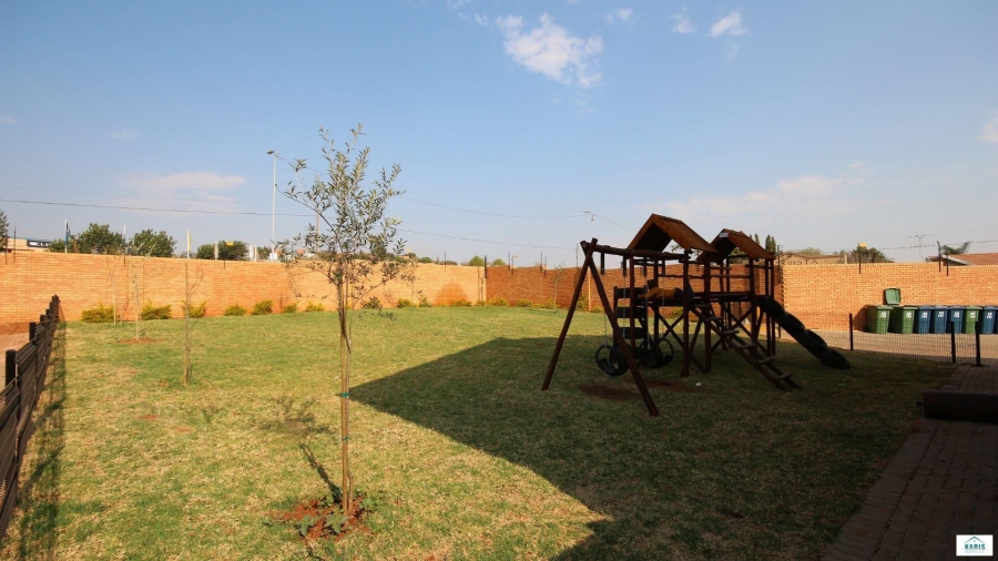 To Let 2 Bedroom Property for Rent in Elardus Park Gauteng