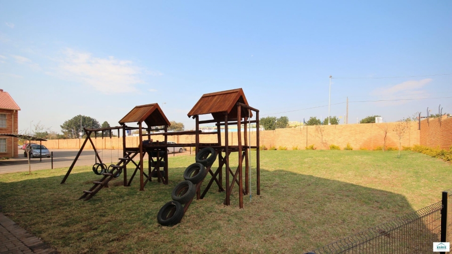 To Let 2 Bedroom Property for Rent in Elardus Park Gauteng