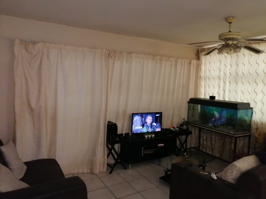 2 Bedroom Property for Sale in Pretoria North Gauteng
