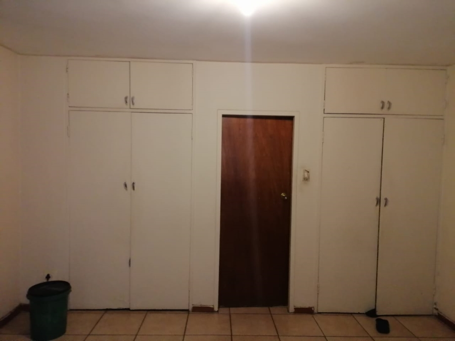 2 Bedroom Property for Sale in Pretoria North Gauteng