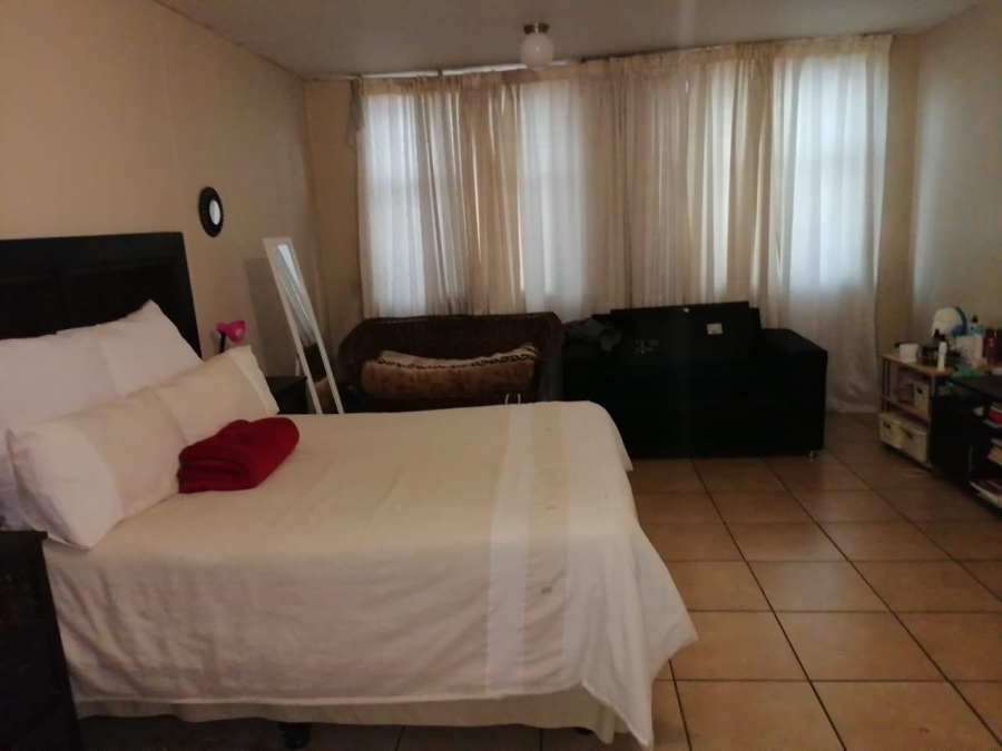 2 Bedroom Property for Sale in Pretoria North Gauteng