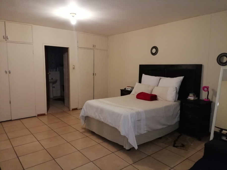 2 Bedroom Property for Sale in Pretoria North Gauteng