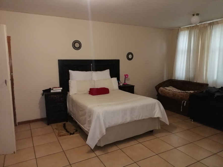 2 Bedroom Property for Sale in Pretoria North Gauteng