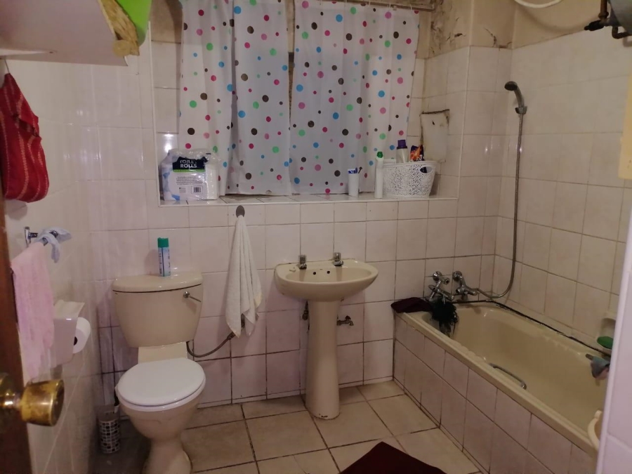 2 Bedroom Property for Sale in Pretoria North Gauteng
