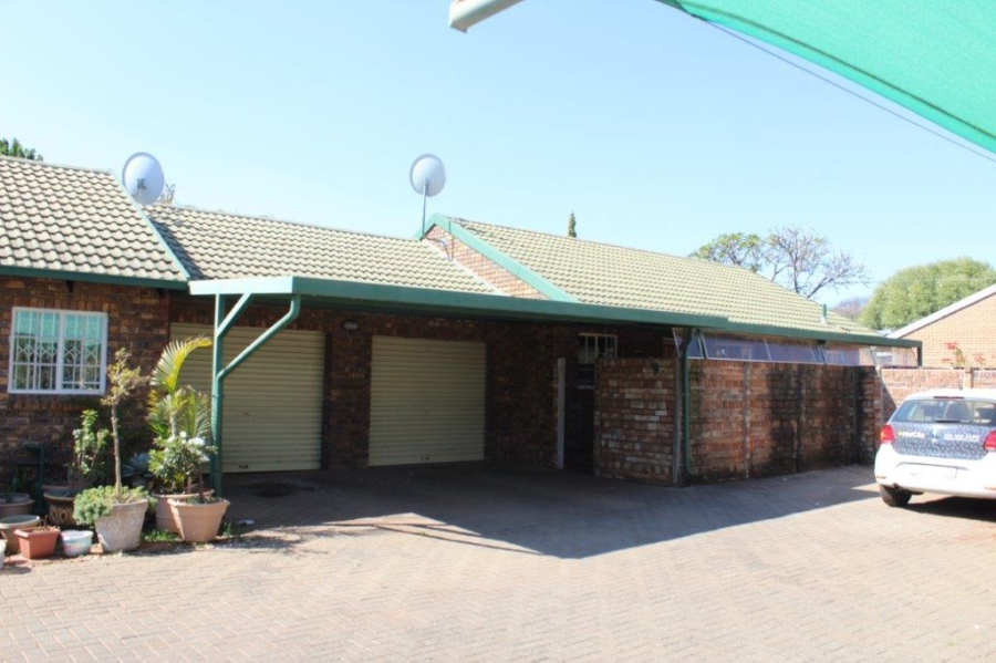 To Let 2 Bedroom Property for Rent in Annlin Gauteng