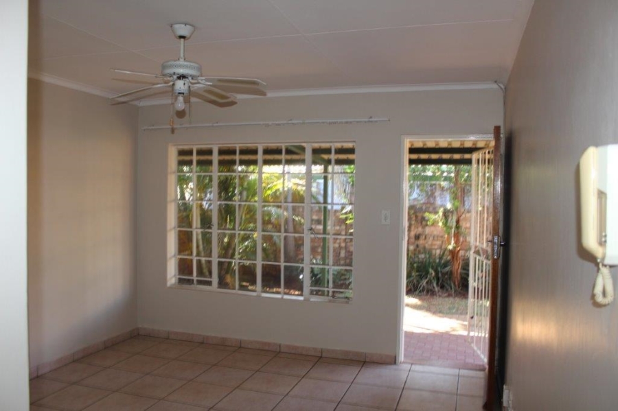 To Let 2 Bedroom Property for Rent in Annlin Gauteng