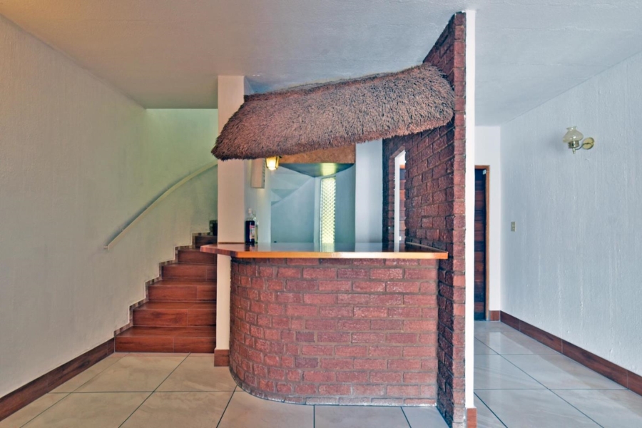 4 Bedroom Property for Sale in Brackenhurst Gauteng