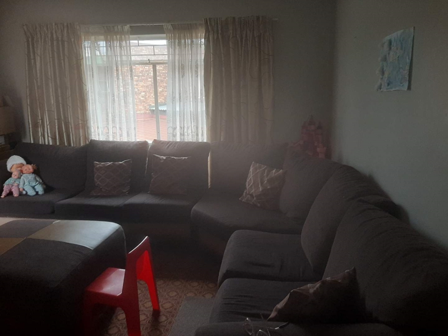 To Let 2 Bedroom Property for Rent in Wierdapark Gauteng