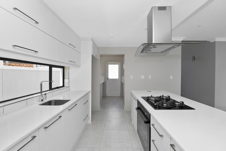 4 Bedroom Property for Sale in Broadacres Gauteng
