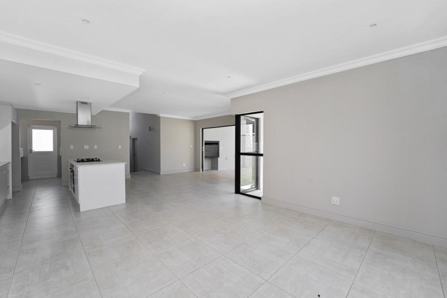 4 Bedroom Property for Sale in Broadacres Gauteng