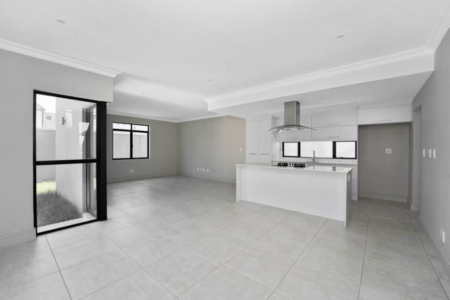 4 Bedroom Property for Sale in Broadacres Gauteng