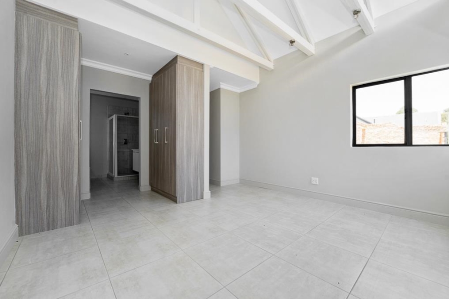 4 Bedroom Property for Sale in Broadacres Gauteng