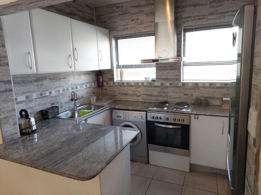 To Let 2 Bedroom Property for Rent in Melrose Gauteng