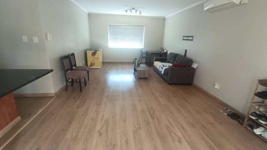 2 Bedroom Property for Sale in Die Hoewes Gauteng