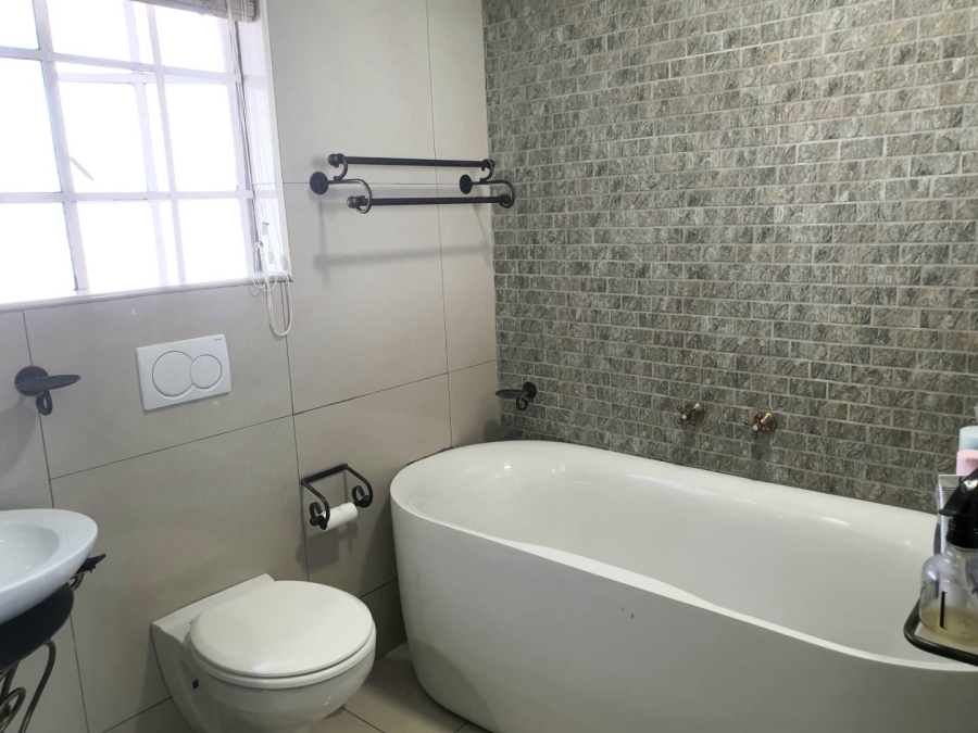 3 Bedroom Property for Sale in Equestria Gauteng
