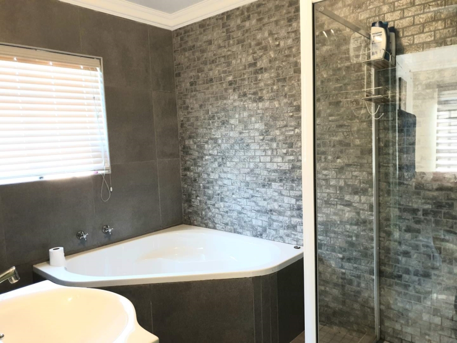 3 Bedroom Property for Sale in Equestria Gauteng