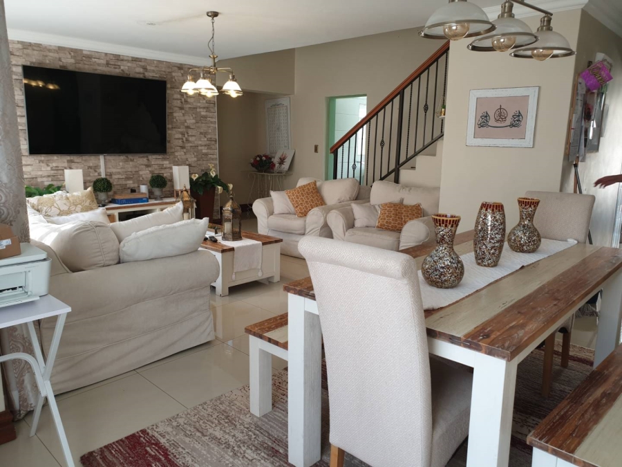 3 Bedroom Property for Sale in Equestria Gauteng
